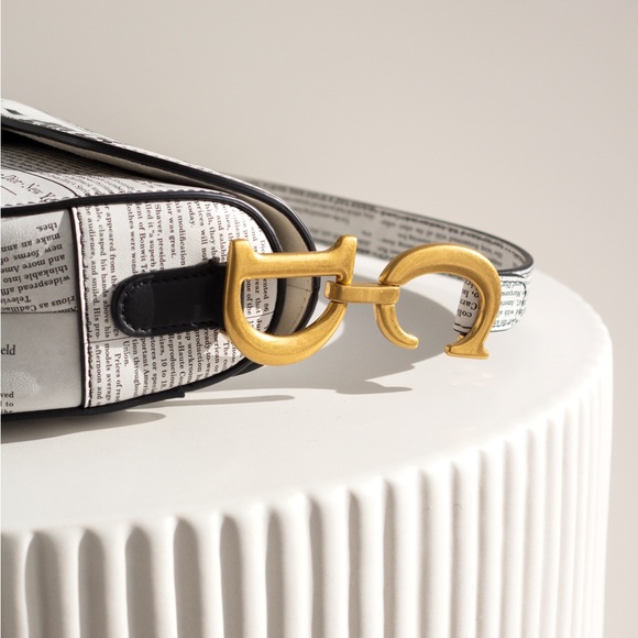 Rare Christian Dior 2024 Newspaper Print White Black Calfskin Saddle Bag - Picture 8 of 16
